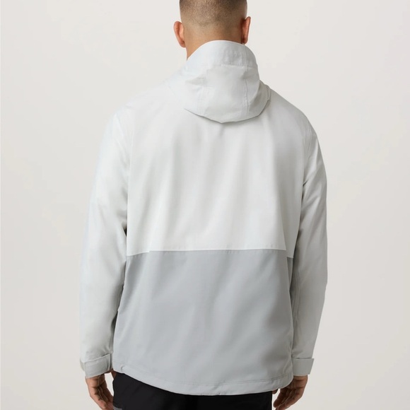 BNWT VUORI Oahu Col: salt/storm Rain Jacket size L $238 - Picture 3 of 16